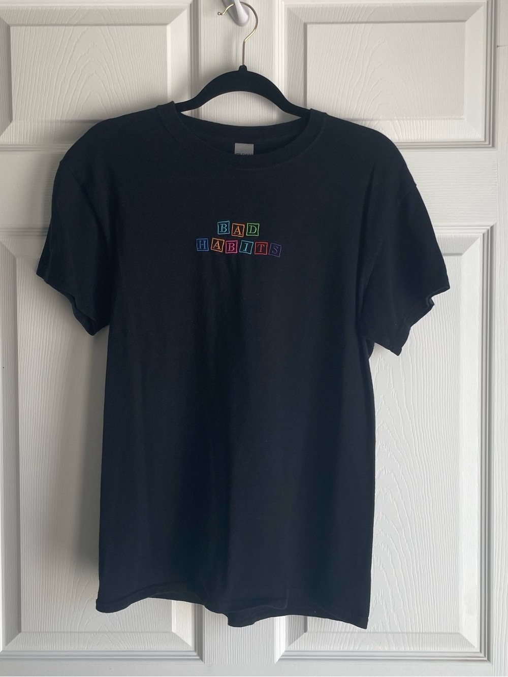 Cotton Black Short Sleeve Tee with Multicolor Embroidered Letters Size Large
